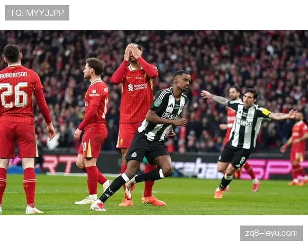 布巴卡里·萨马雷状态回暖,球迷热盼英超新一轮对决