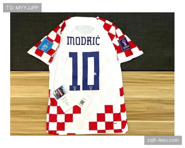 克罗地亚棋盘球衣再创新设计,备受球迷关注与热议 克罗地亚棋盘球衣再创新设计,备受球迷关注与热议
